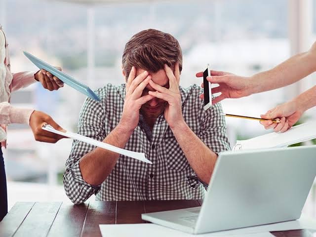 10 Sinais de que o Estresse Está Afetando Sua Saúde Mental